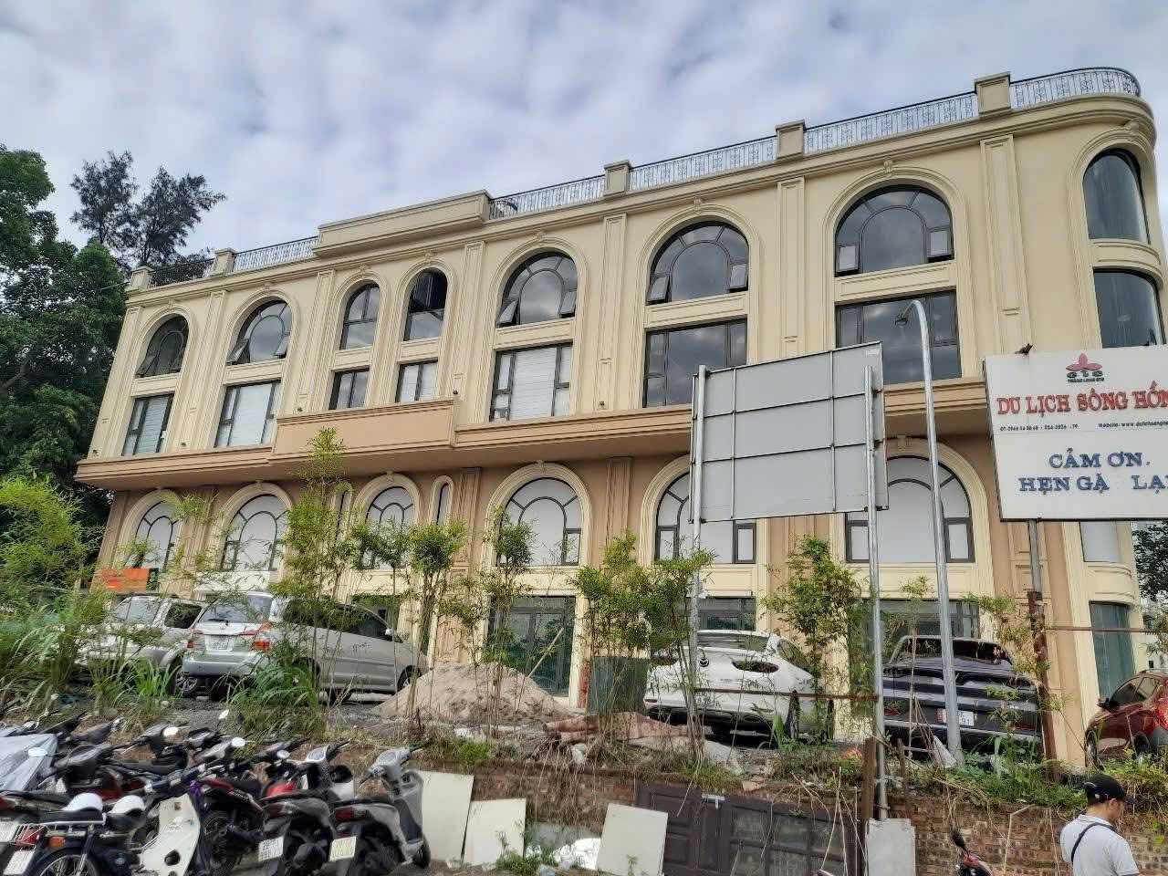 Cho thuê MBKD Tầng 3 Mặt Phố Chương Dương Độ, Hoàn Kiếm, 390m2, 60 Triệu - Ảnh chính